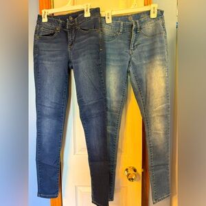 So brand leggings. Juniors size 5. 2 pair one price.